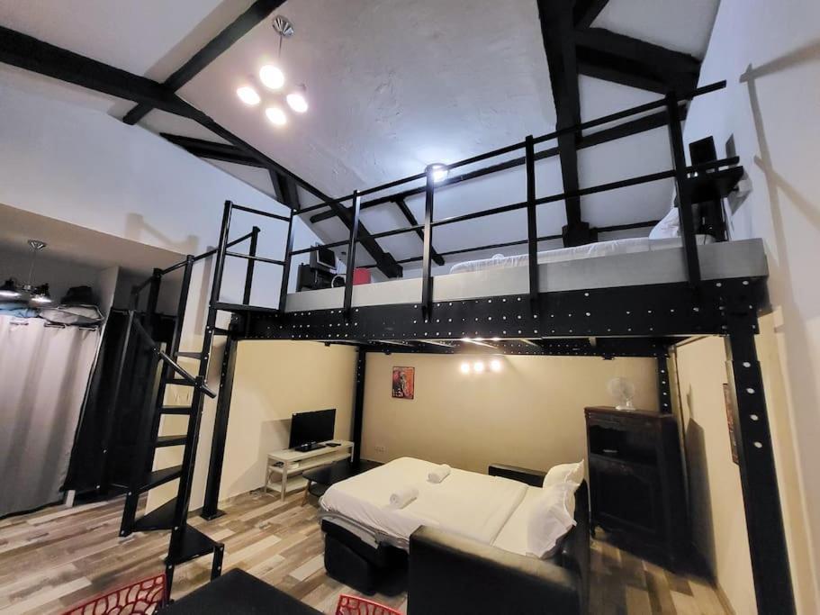 Apartment Loft Idealement Place Mer, Aeroport, Centre